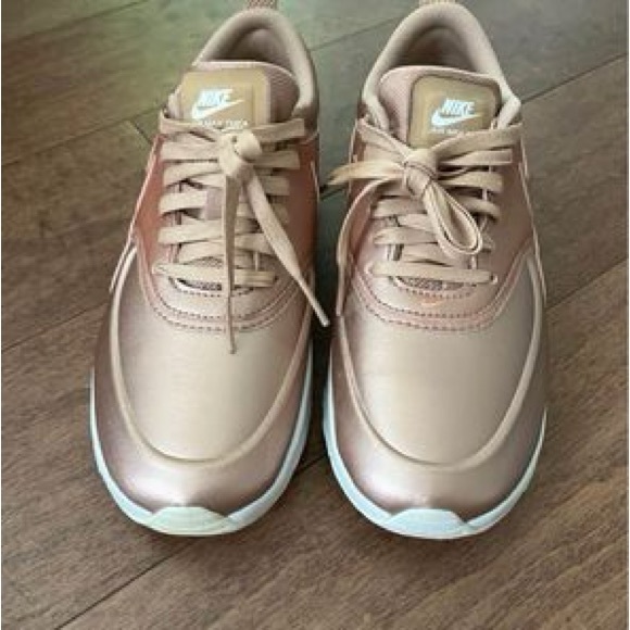 Women’s Limited Edition Rose Gold Nike Air Max Thea - Picture 2 of 8